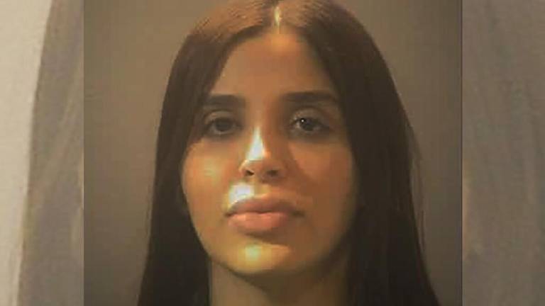 Emma Coronel dejó la prisión en Texas y fue trasladada a una vivienda en California en lo que llega la fecha de su libertad.