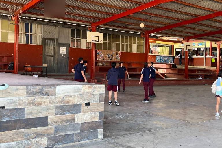 Hallan mensajes y pintas en secundaria de Culiacán, se movilizan autoridades