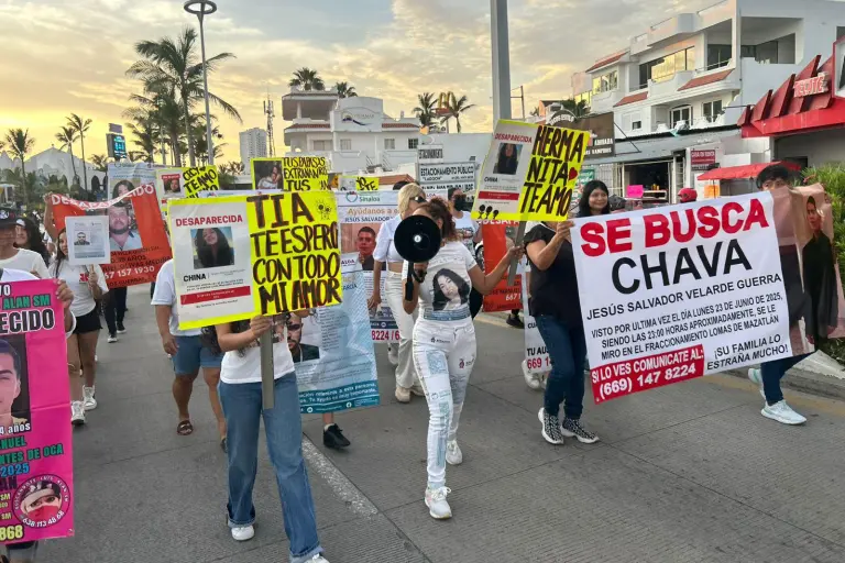 ‘Nos hemos convertido en fichas de búsqueda en vida’: familiares de desaparecidos en Mazatlán