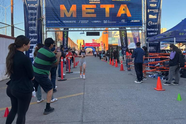 Corren sinaloenses en pro de la Ciudad de los Niños, en el Medio Maratón de Fetasa 2025