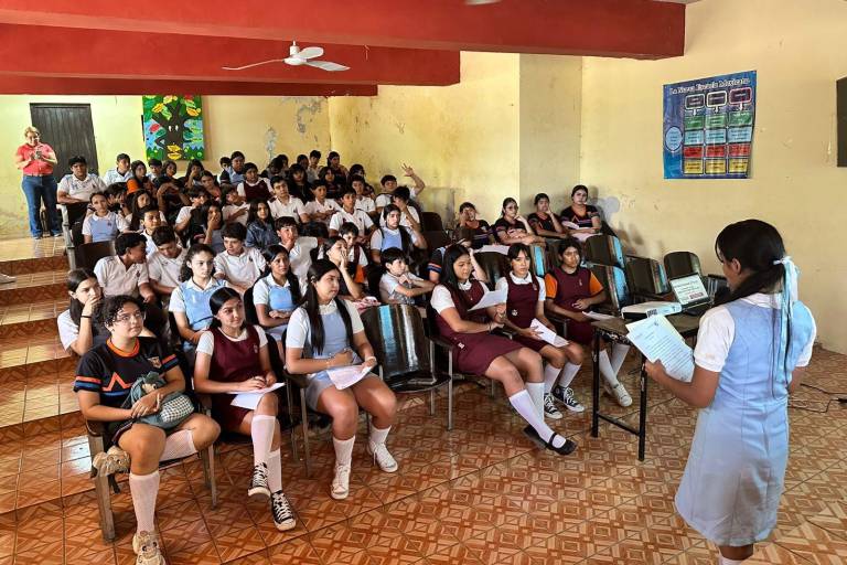 Alumnos de secundaria en Rosario se unen a la Jornada Nacional por La Paz y contra las adicciones