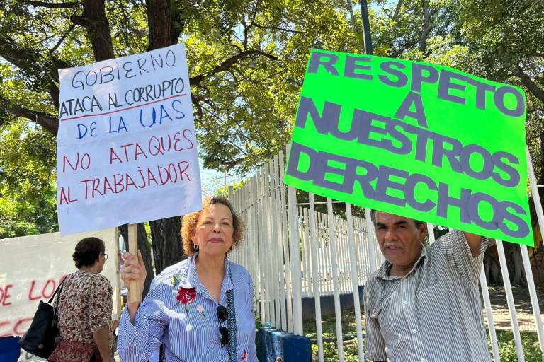 Maestros jubilados de la UAS exigen respeto a sus derechos laborales
