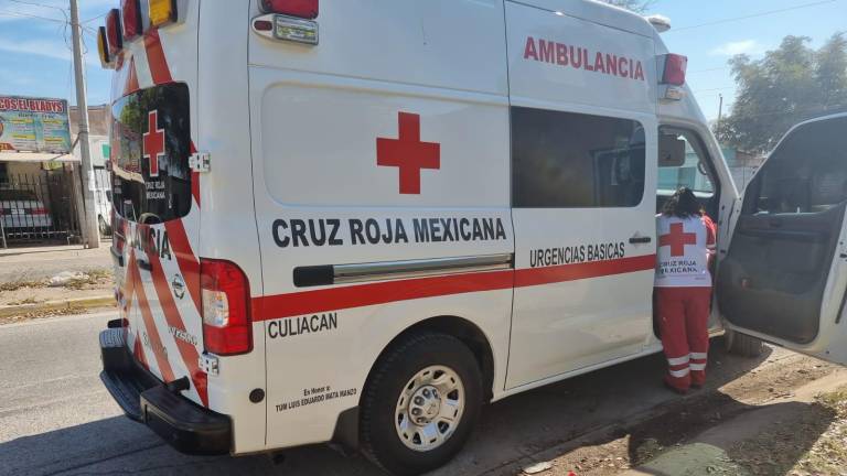 Los dos jóvenes viajaban en una motocicleta Italika DT 150 que fue golpeada por un vehículo Chevrolet Spark.