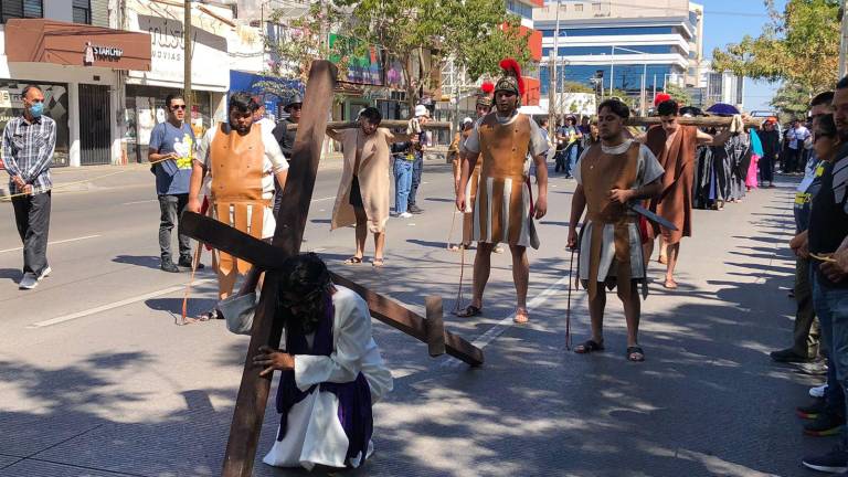 La representación de la Pasión se vivió de la Catedral a La Lomita.