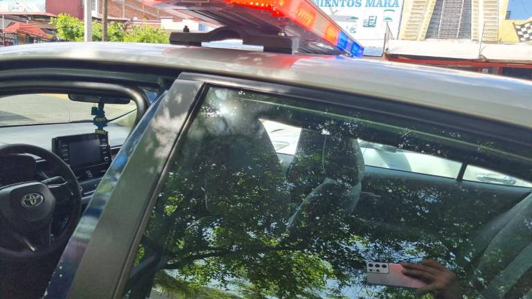 Policías investigan cómo sucedieron los hechos en los que un menor de 13 años resultó herido por bala perdida en la colonia La Conquista.