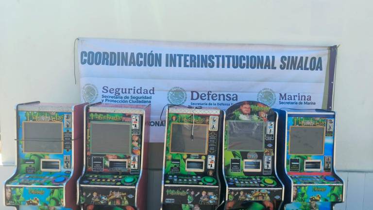 Un total de 32 máquinas tragamonedas, fueron decomisadas en Badiraguato, Mazatlán y Rosario.
