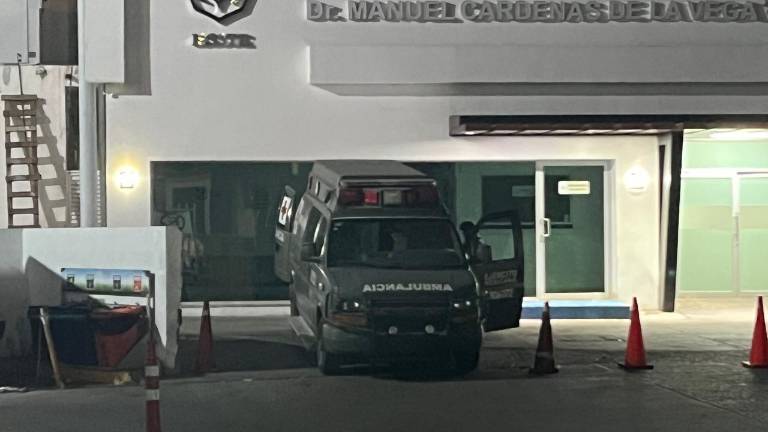 Este domingo 13 de abril se registró el ingreso de los elementos militares al Issste de Culiacán.