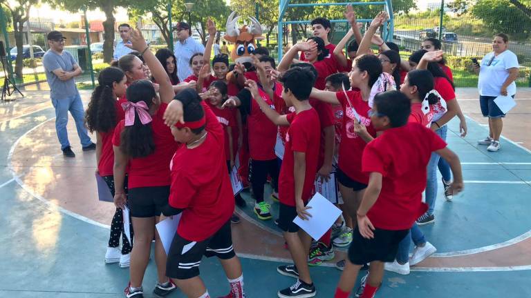 Los participantes del campamento vivieron un ambiente de fiesta en la clausura.