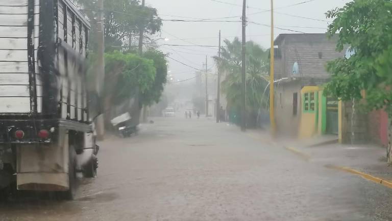 En algunas casas reportaron que el drenaje se les metió.
