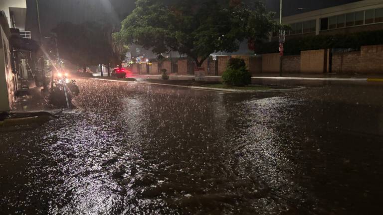 En algunas zonas se reportó fuertes precipitaciones y granizo.