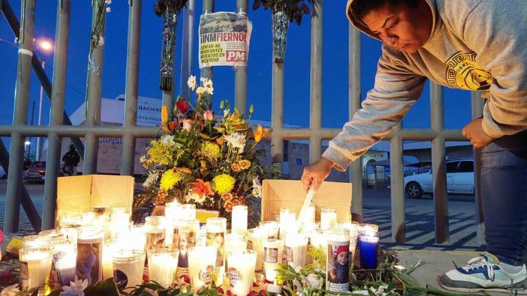 Memorial para las víctimas en el incendio de la estación migratoria del INM en Ciudad Juárez registrado el 28 de marzo.