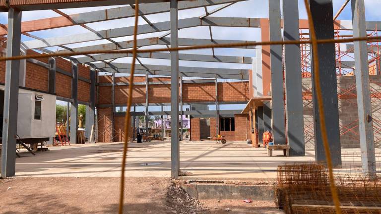 La unidad deportiva donde antes estuvo Seguridad Pública en la colonia Juárez de Mazatlán ya registra avances en la obra.
