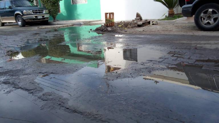 Fuga de drenaje en el puerto.