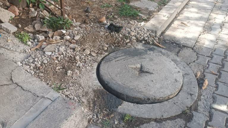 Los vecinos tienen cuatro meses con este problema de aguas negras.