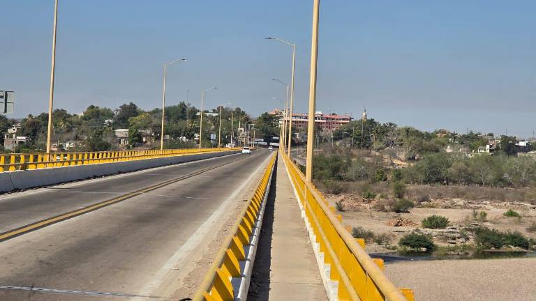 Los rosarenses llevan algunas horas sin agua.
