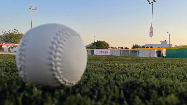 El campo de softbol de Alturas del Sur fue construido por el PIDS y la Secretaría de las Mujeres.