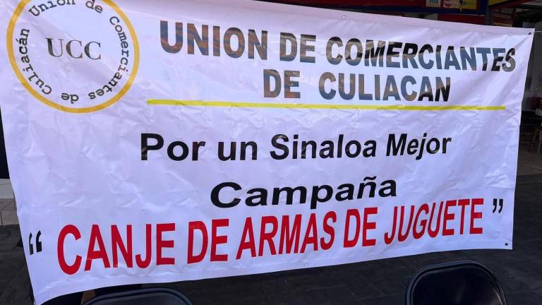 Comerciantes de Culiacán emprenden una campaña de canje de armas de juguetes.