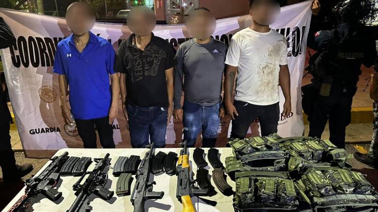 El operativo en el fraccionamiento Los Ángeles derivó en la detención de cuatro civiles armados.