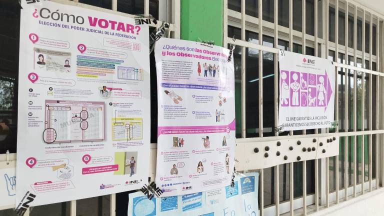 En la primaria Luis Donaldo Colosio, en el Infonavit Alarcón, en Mazatlán, la afluencia de votantes es baja.