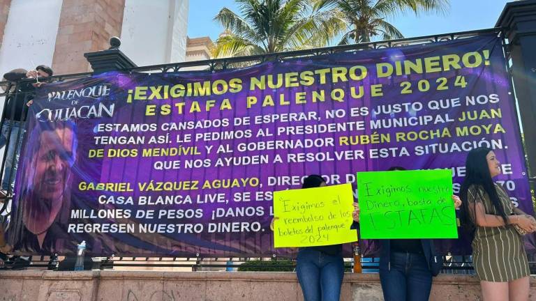 Protesta para exigir el reembolso de los boletos adquiridos para el Palenque Culiacán 2024.