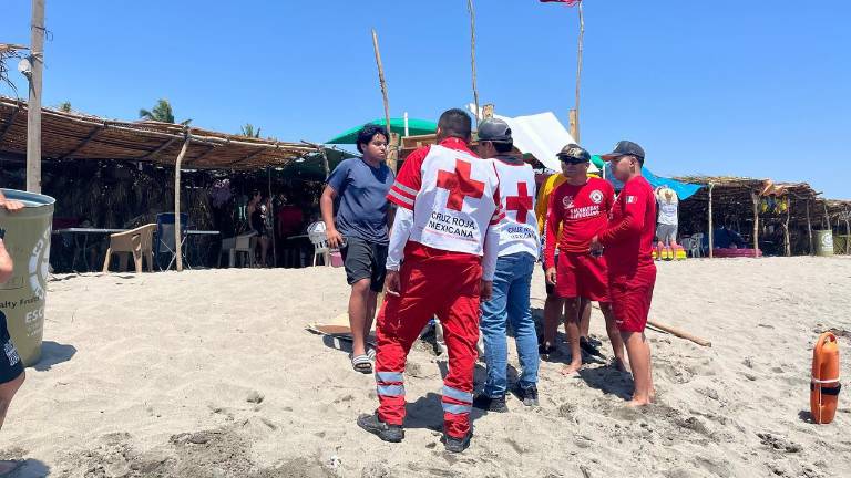 El módulo de atención de Cruz Roja instalado en las playas de Las Cabras opera sin registrar incidentes hasta el mediodía de este viernes.