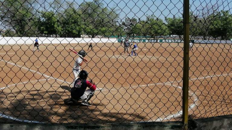 Emocionantes juegos se disputan en el torneo de la Toronja de Liga Infantil y Juvenil de Beisbol del Club Deportivo Pelikanos.