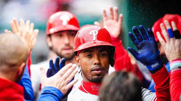 Los Filis se pusieron a un juego de asegurar su lugar en los juegos del wild card.