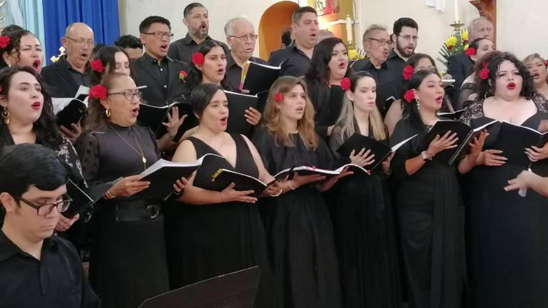 Unirse al Coro Ángela Peralta es más que aprender a cantar, es formar parte de una historia viva del arte en Mazatlán.