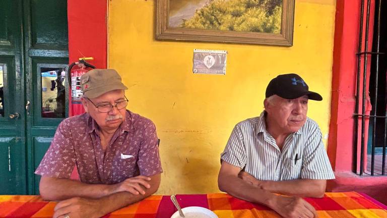 Dirigentes de la CNTE en Sinaloa rechazan los decretos presidenciales sobre pensiones y jubilaciones.