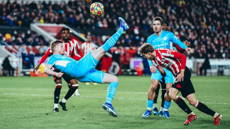 Manchester City se impone por la mínima.