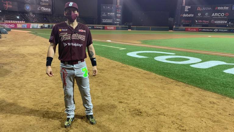 Víctor Mendonza ya se enfundó en la casaca guinda para disputar las semifinales de la LMP.