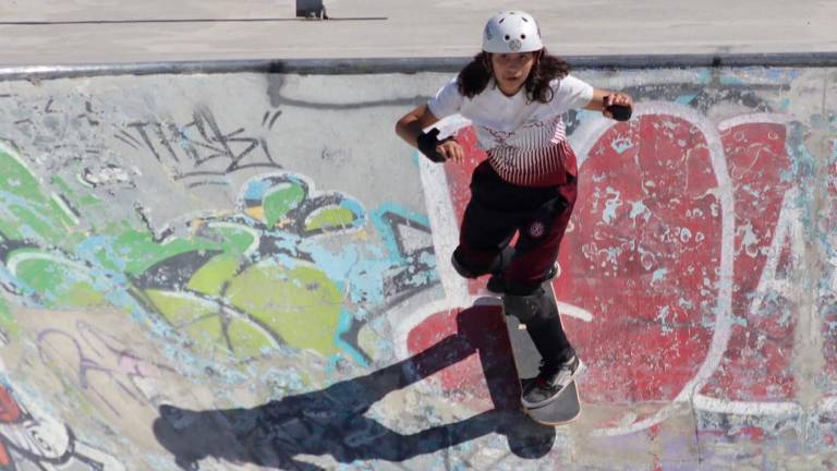 La guasavense Valeshka Naomi Beltrán logra medalla de bronce en la modalidad de Bowl.
