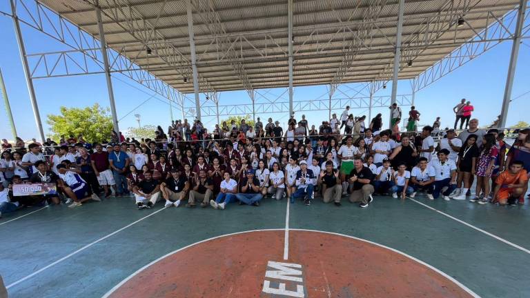 Se premia a todos los campeones.