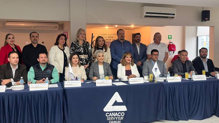 La Diputada María Teresa Guerra sostuvo un encuentro con representantes del sector empresarial de Culiacán.