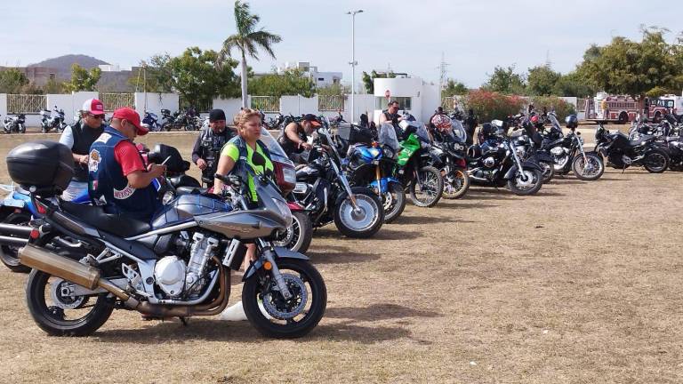 Variadas opiniones expresaron los motociclistas sobre la cancelación del desfile.