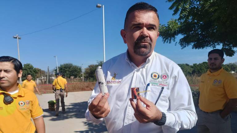 Protección Civil reitera el llamado a los padres de familia para evitar que le compren artículos de pirotecnia a los menores de edad.