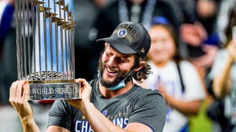 Clayton Kershaw seguirá siendo parte de los Dodgers de Los Ángeles.