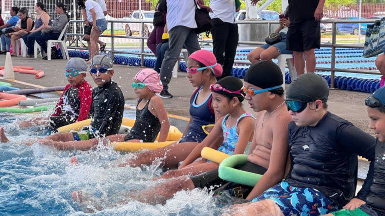 El Curso Intensivo de Natación de Verano llenó todos sus cupos en la Alberca Olímpica.