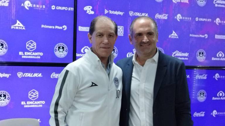 Jaime Ordiales (izq.) es oficializado como director deportivo de los Cañoneros.