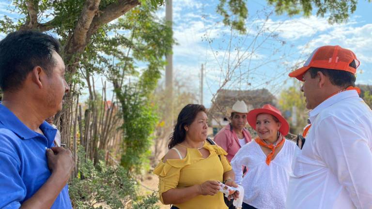 Hugo Enrique Moreno Guzmán acudió a las comunidades del sur del municipio.