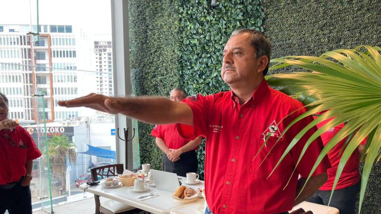 Josué Gómez Crespo rinde protesta como nuevo titular de la Región IV.