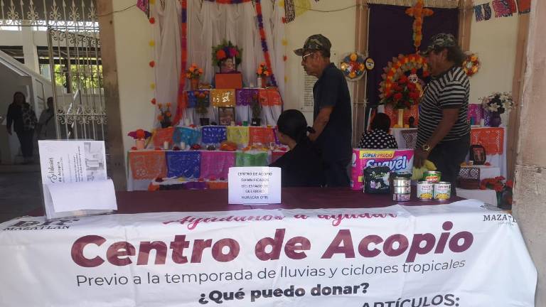 El Centro de Acopio del Gobierno municipal está en los portales del Ayuntamiento.