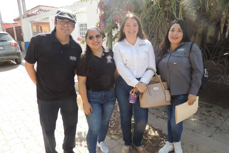 Develan alumnos colorido mural, con el que hacen un llamado a la paz
