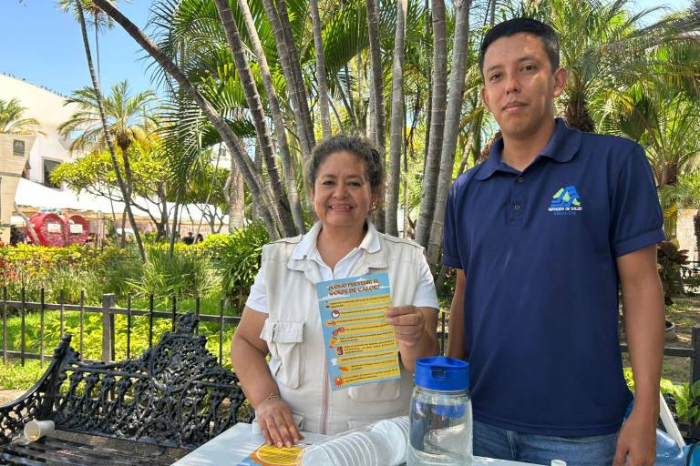 Instalan módulos de hidratación en Mazatlán para prevenir golpes de calor