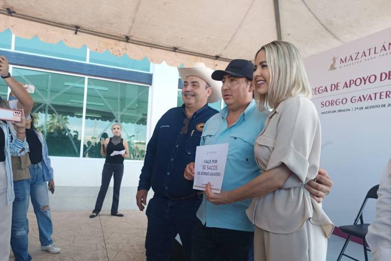 Mazatlán fortalece al sector ganadero con entrega de semilla y apoyo para mejoramiento genético