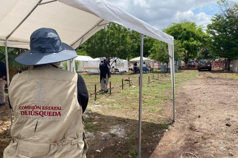 Comienza Gobierno de Sinaloa a exhumar cuerpos de fosa común en Culiacán para su identificación