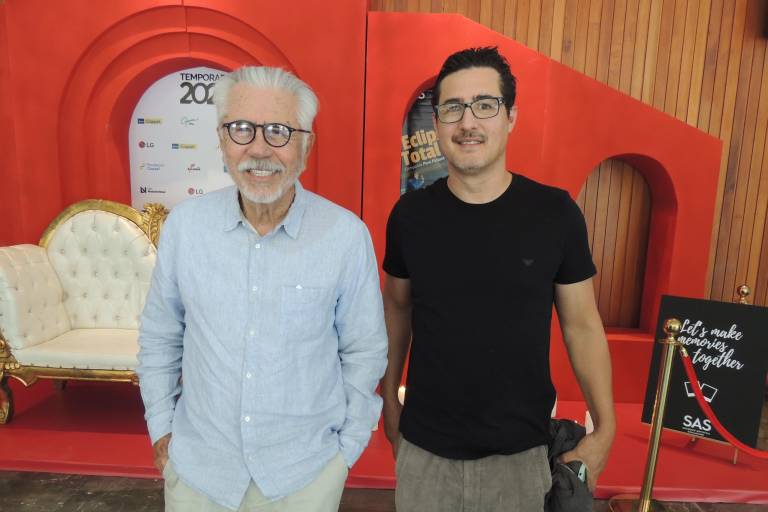 Ovacionan sinaloenses al tenor Javier Camarena