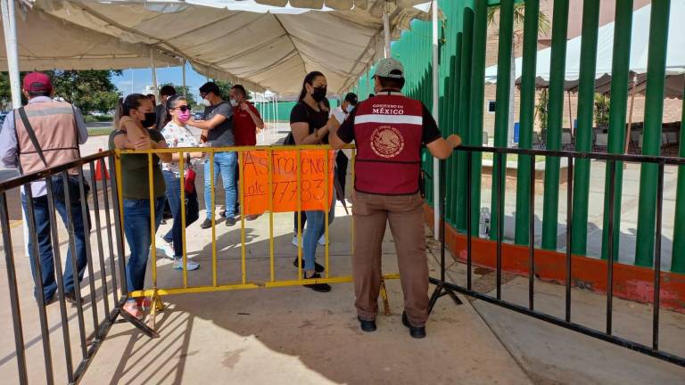 Continúa la aplicación de la segunda dosis contra el Covid-19 a población e 30 a 39 años en Culiacán, sin filas y sin prisas.