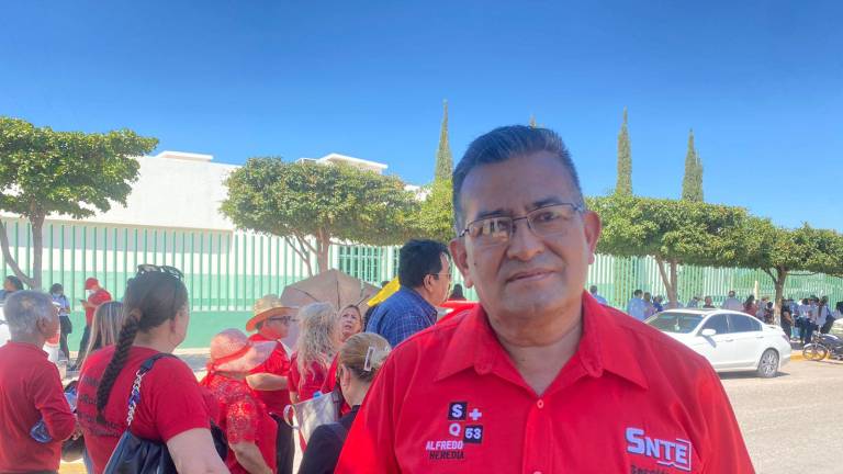 Alfredo Heredia, líder del movimiento “Somos Más que 53”, expone las razones por las que el magisterio se encuentra agradecido con las autoridades.