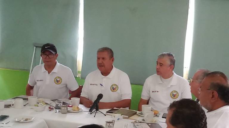 José Ángel Miramontes Cordero explica sus propuestas de trabajo.